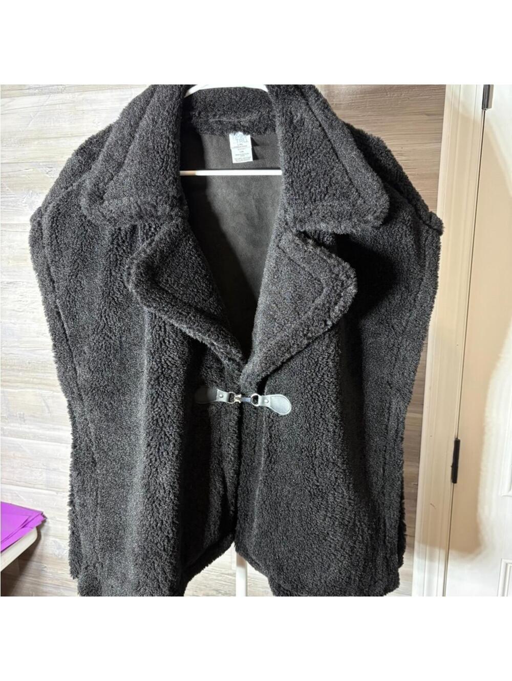 Black Faux Fur Toggle Closure Coatigan L/XL 953